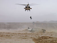 Наводнение в пустыне Арава: для эвакуации водителей и туристов подняты вертолеты