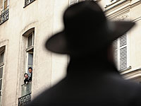 В Марселе "неизвестные с символикой ИГ" напали на учителя еврейской школы