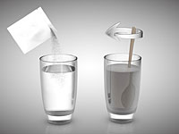 Ученые: стакан воды с ложкой сахара эффективнее энергетиков