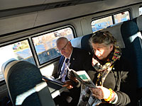 Президент Израиля Реувен Ривлин и его жена Нехама в поезде из Нью-Йорка в Вашингтон. 8 декабря 2015 года