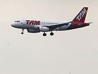 Самолет компании TAM Airlines