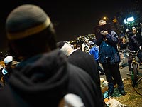 Демонстрация протеста возле дома Йорама Коэна. Иерусалим, 19 декабря 2015 года  