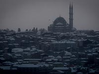 Новогодний снегопад в Стамбуле: отменены сотни авиарейсов