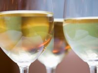 Украинский завод "Столичный" изменил название вина "Советское шампанское"