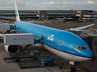ЧП в самолета компании KLM, летевшем в Пекин: пассажир ранил второго пилота  