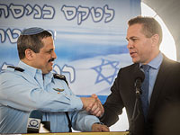 Генеральный инспектор полиции Рони Альшейх и министр внутренней безопасности Гилад Эрдан