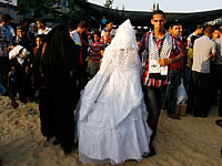 ХАМАС готовится ввести для молодоженов "супружеские права"