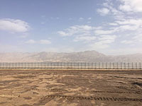 Минобороны впервые опубликовало фотографии забора, строящегося на границе с Иорданией  