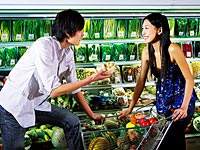 Ученые: при выборе еды и партнера действуют одинаковые психологические механизмы 