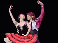 Необычный формат спектакля &#8211; синтез театра и балета &#8211; привлечет поклонников как Мельпомены, так и Терпсихоры, и доставит зрителям двойную радость