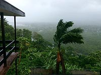 Жертвами урагана в Фиджи стали более 40 человек