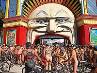 "Голый велопробег" в Мельбурне. 28 февраля 2016 года  