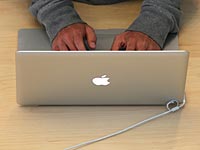 Компьютеры Apple впервые были поражены вирусом