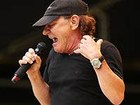 Остановлены гастроли AC/DC в США: лидер группы Брайан Джонсон оглох