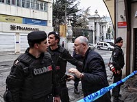Турецкие СМИ: взорвавшийся в Стамбуле смертник "вел" израильскую группу от отеля