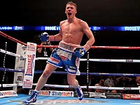 После проигранного боя британский боксер введен в состояние искусственной комы