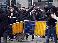 Столкновения в Брюсселе: полиция разогнала акцию "националистов в черном"
