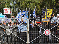 Около тысячи израильтян ждут возле военного суда в Кастине решения по делу солдата