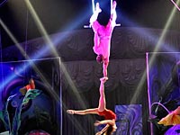 Circus of the Future представляет в Израиле "Алису в Стране чудес"