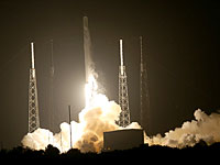 Первая ступень Falcon 9 впервые совершила удачную посадку после запуска космического корабля