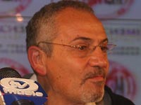Телеведущий Савик Шустер объявил голодовку в прямом эфире