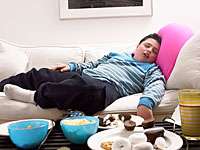 Ученые предупреждают: жирная пища вызывает сонливость в течение дня