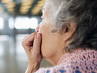 Обострение депрессии у пожилых людей может быть признаком деменции
