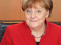 В офис Ангелы Меркель подкинули свиную голову с оскорбительными надписями