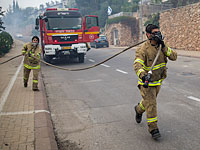 В тушении пожара в Тель-Явне задействованы шесть пожарных расчетов  