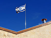 Причиной нападения стал израильский флаг, развевающийся над его рестораном