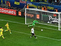 Швайнштайгер (Манчестер Юнайтед) вогнал мяч под перекладину 2:0
