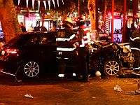 Автомобиль врезался в ресторан в Тель-Авиве, шесть человек пострадали