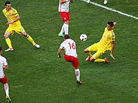 Якуб Блащиковски (Боруссия, Дортмунд, в этом сезоне на правах аренды выступал за Фиорентину) принял ияч в штрафной, сместился и пробил в дальний верхний угол 0:1