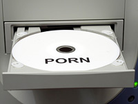 В Хайфе 6-классники получили в подарок от школы DVD с порнофильмом