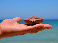 Спасатель на пляже около Ашкелона нашел светильник XII века