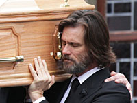 Джим Керри на похоронах Катрионы Уайт, 10 окрября 2015 года