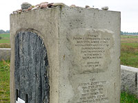 Памятник жертвам погрома в Едвабне  
