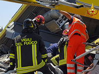 Столкновение пассажирских поездов в Италии, не менее 12 погибших