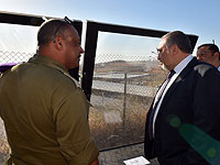 Министр обороны Либерман посетил КПП "Хизмэ"