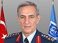 Генерал Акын Озтюрк