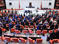 Парламент Турции одобрил введение чрезвычайного положения в стране