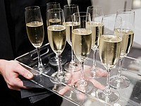 В России ввели минимальные цены на шампанское