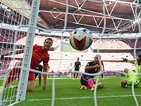 В Лондоне "Ливерпуль" забил четыре безответных мяча в ворота "Барселоны"