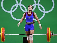 Тяжелая атлетика: золотую медаль завоевала спортсменка из Таиланда