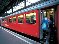 Нападение на пассажиров швейцарского поезда: скончался преступник и одна из жертв    