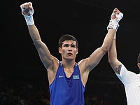 Бокс: в финале казахский средневес победил узбекского