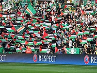 "Селтик" накажут за палестинские флаги на трибунах во время матча против "Апоэля"