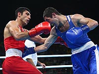 В финале узбекский боксер победил россиянина
