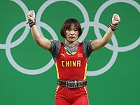 Тяжелая атлетика: победила китаянка, на втором месте спортсменка из Казахстана, на третьем – египтянка Сара