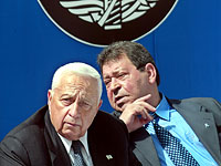 Ариэль Шарон и Биньямин Бен-Элиэзер в 2002 году